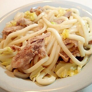 白だしで　豚肉と玉ねぎとキャベツの焼き饂飩